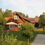 Gruene Farm - Ost Burg Kauper