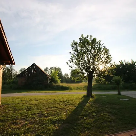 Gruene Farm - Ost Burg Kauper
